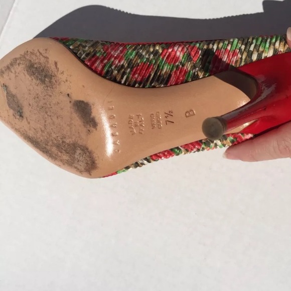 Casadei (Size 7.5 B) Red Green Satin Heel Pump EUC - Picture 4 of 7